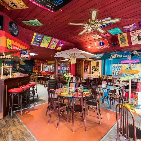 Salle-restaurant-Castor-Bellux-Dinard