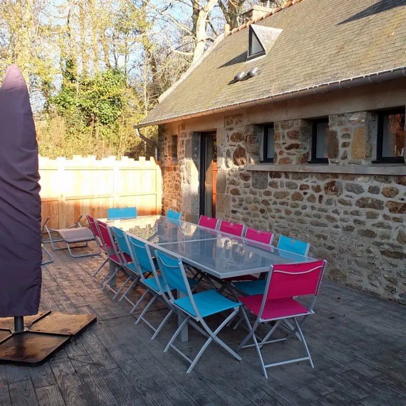 Terrasse- Les Coccinelles - Le Val es Bouilli - St Jouan des Guérets