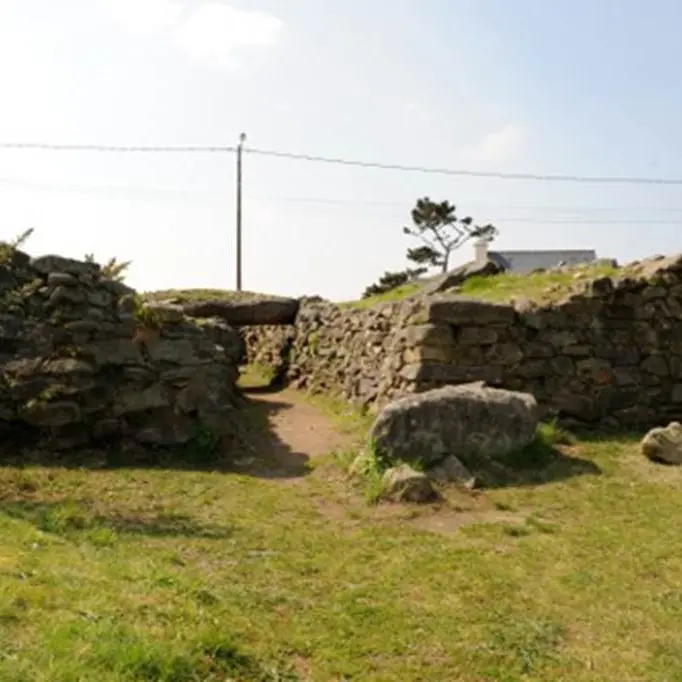Dolmen-pointe-de-Bilgroix-arzon-morbihan-bretagne sud