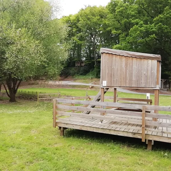 Campétoiles - Domaine du Roc - Hébergements insolites - Le Roc Saint-André - Val