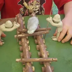 déplacement-de-menhir-à-la-maison-nature-et-mégalithes-à-saint-just