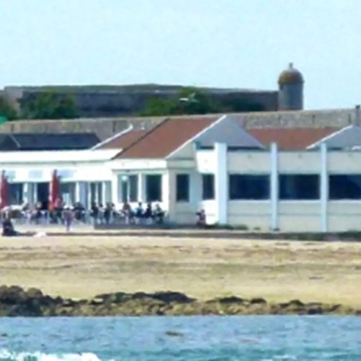 restaurant-La-Grande-Plage-Port-Louis-Groix-Lorient-Morbihan-Bretagne-sud