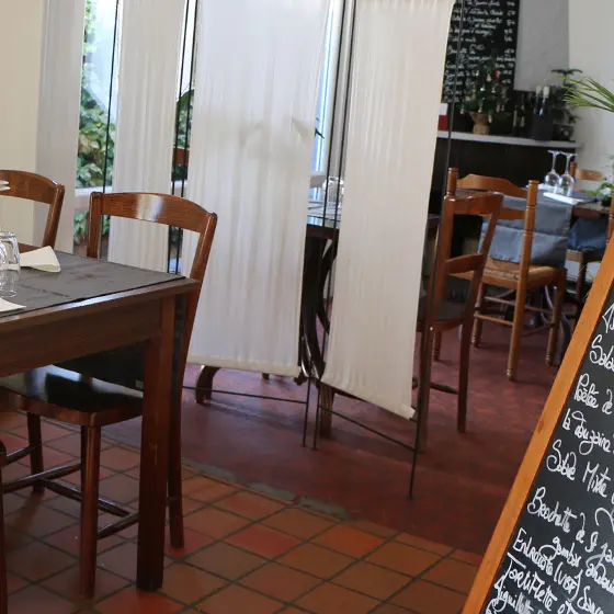 restaurant-traditionel-pizzeria-la-taverne-baud (2)