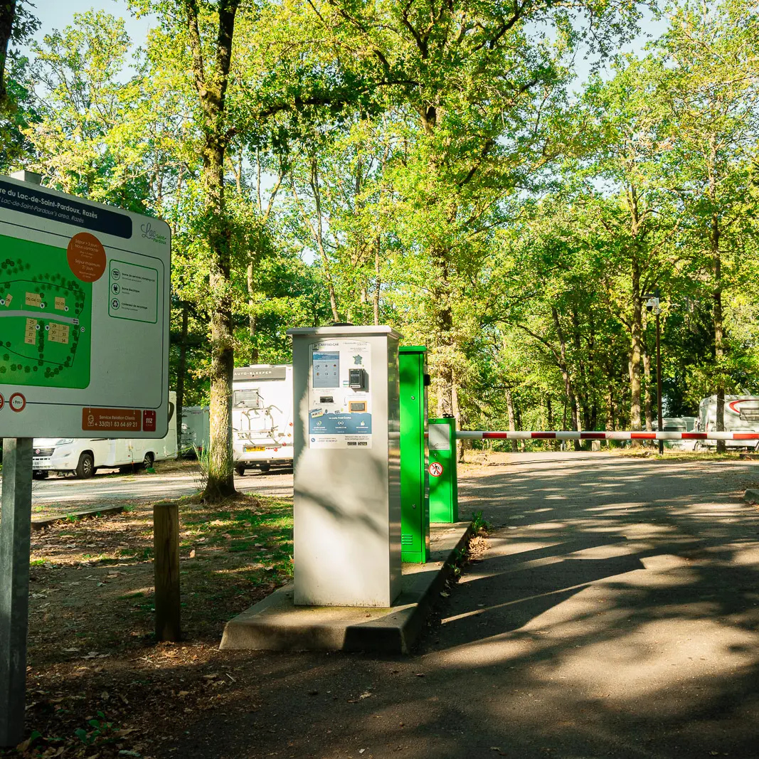 ©Alexis-ARNAUD-Lac-Saint-Pardoux-CampingCarPark-6