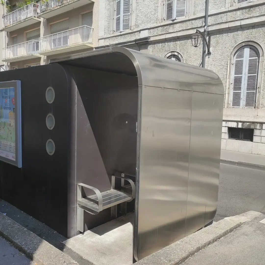 Toilettes place de la Libération Pau