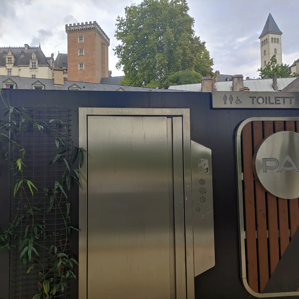 Toilettes Jardins médiévaux