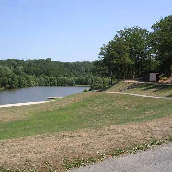 Plan d'eau de Boischenu à Rochechouart_2