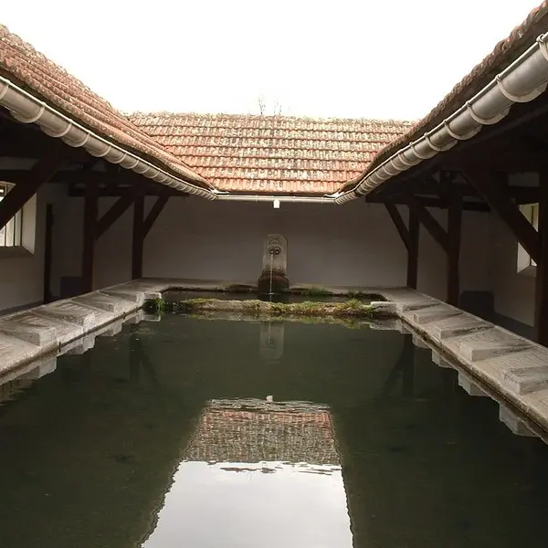 Intérieur du lavoir couvert_4