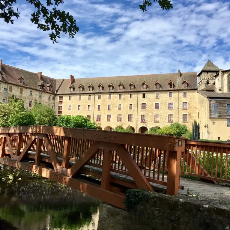 Vue sur l'ancien couvent des Ursulines_2