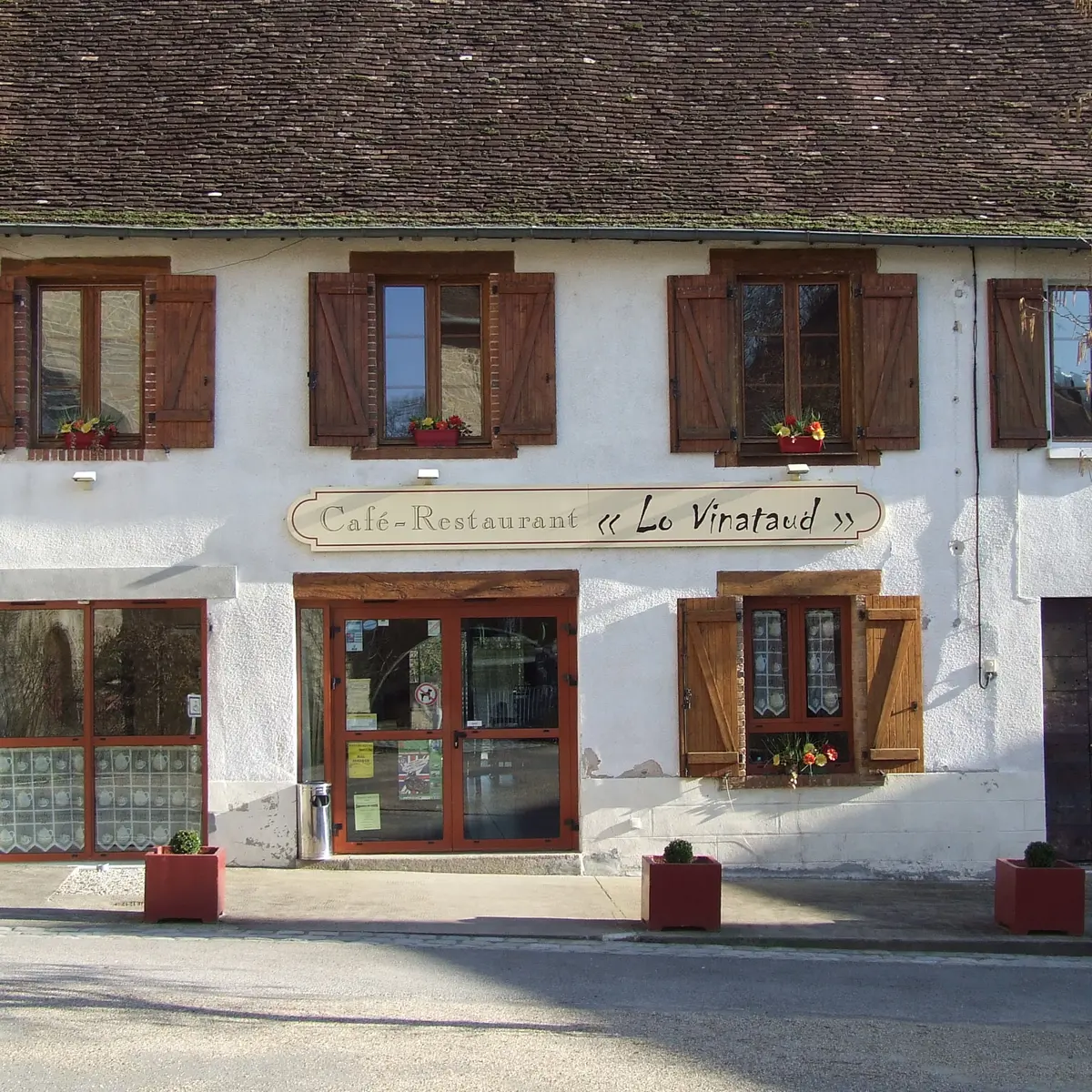 Restaurant et café Lo Vinataud à Vicq-Sur-Breuilh_1