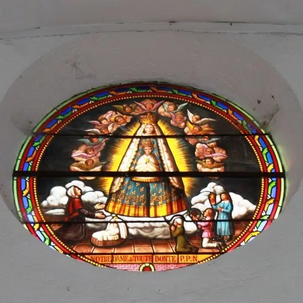 Statue de Notre dame de Toute Bonté