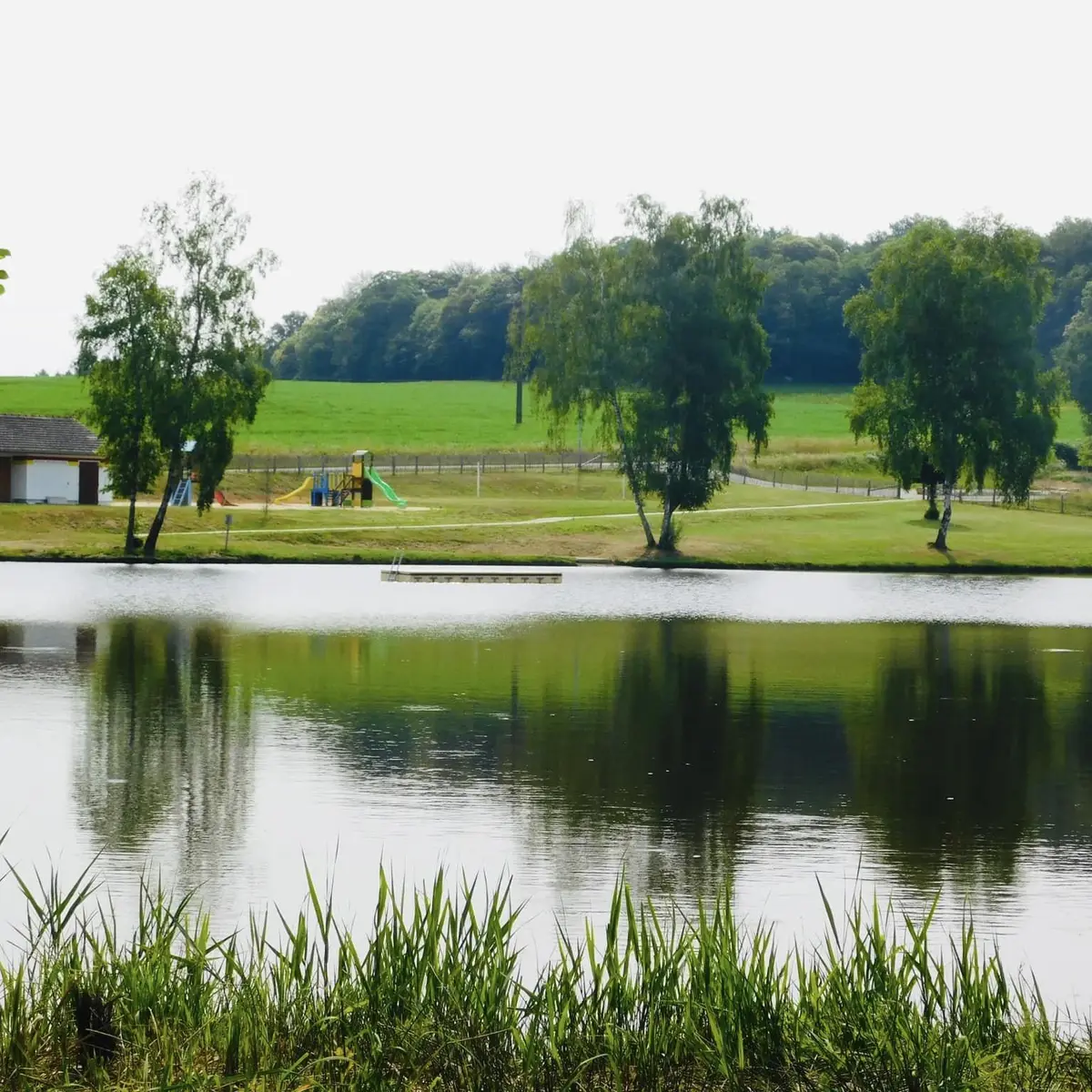 Etang de baignade du Puychaumartinà Château-Chervix