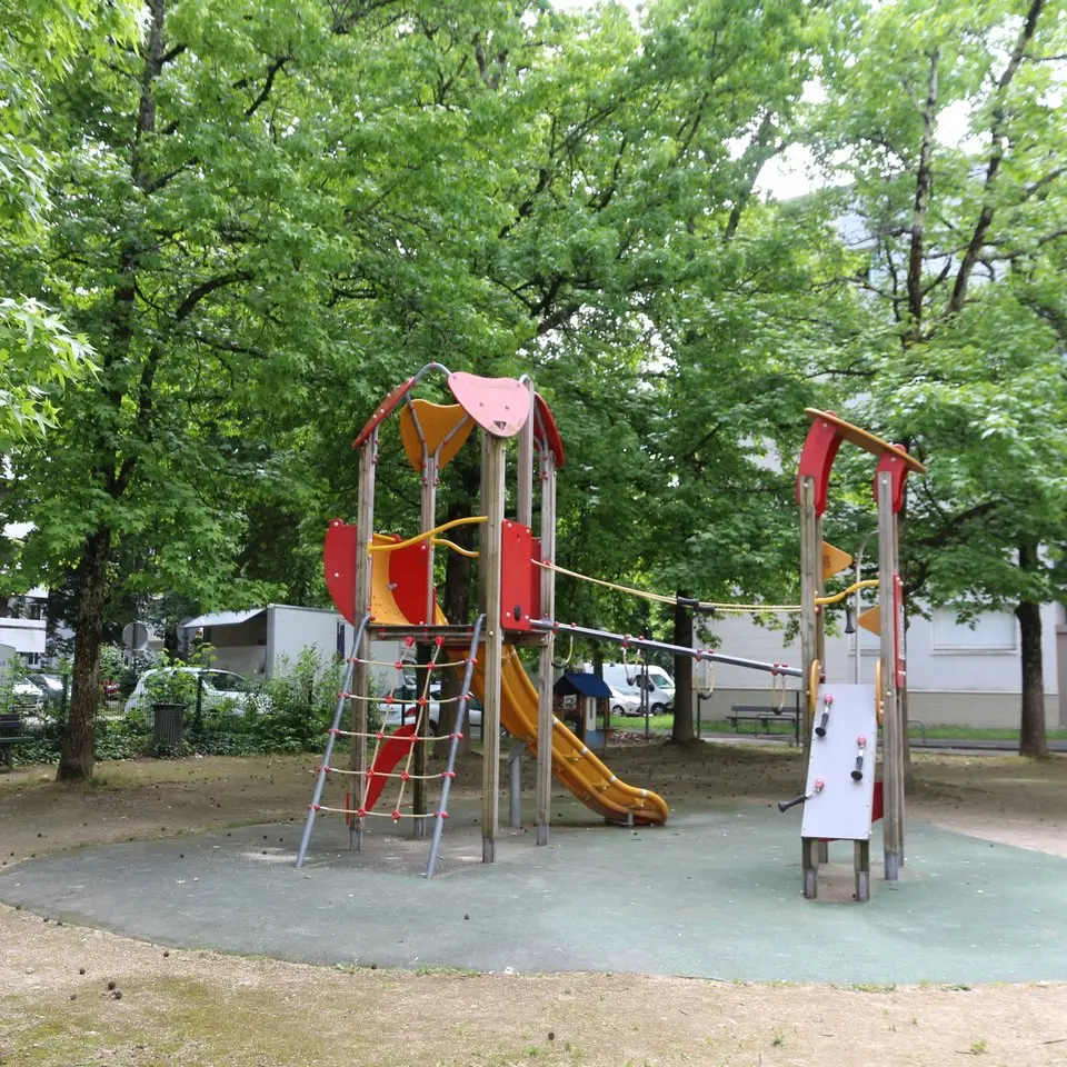 Aire de jeux Maréchal Juin 06 - Pau Pyrénées Tourisme