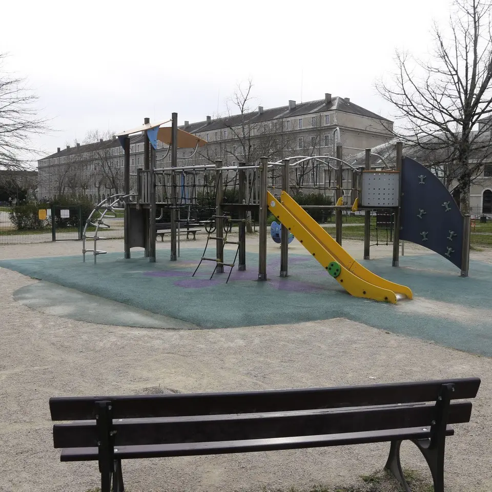 Aire de jeux Verdun nord 04 - Pau Pyrénées Tourisme - PL