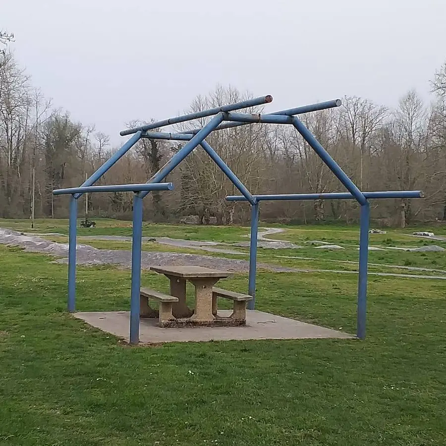 Aire de pique-nique - Rontignon - tables 3