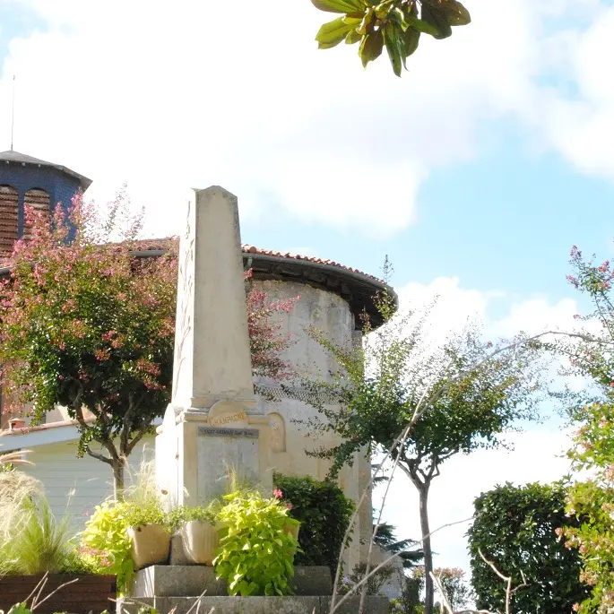 Baigts - Eglise et monument aux morts