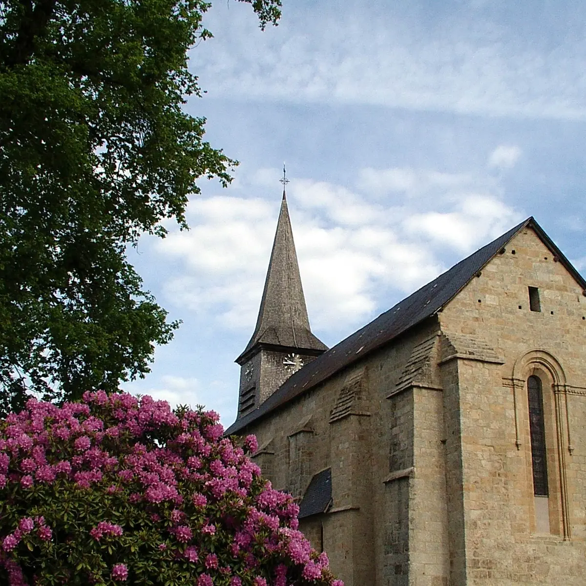 Eglise Bujaleuf 03
