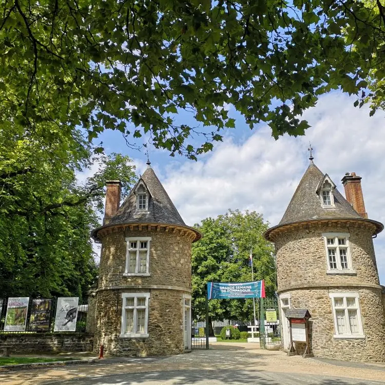 Entrée Puy-Marmont - Pompadour © L léonard (1)