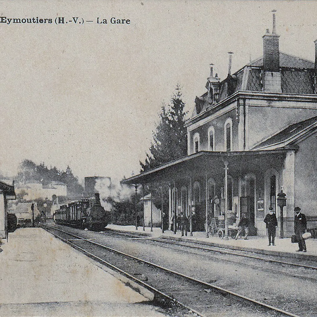 Eymoutiers - gare 010-4 - Bouillottes - train -