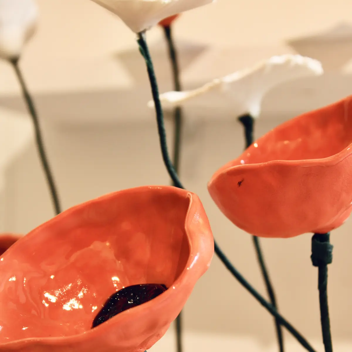 fleurs en céramique grès ou porcelaine émaillé pour extèrieur ou intèrieur