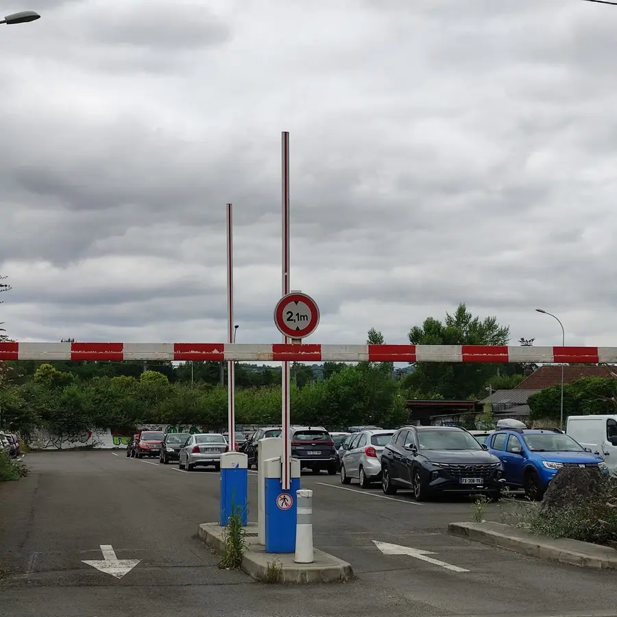 Parking Rives du Gave 03 - Pau Pyrénées Tourisme