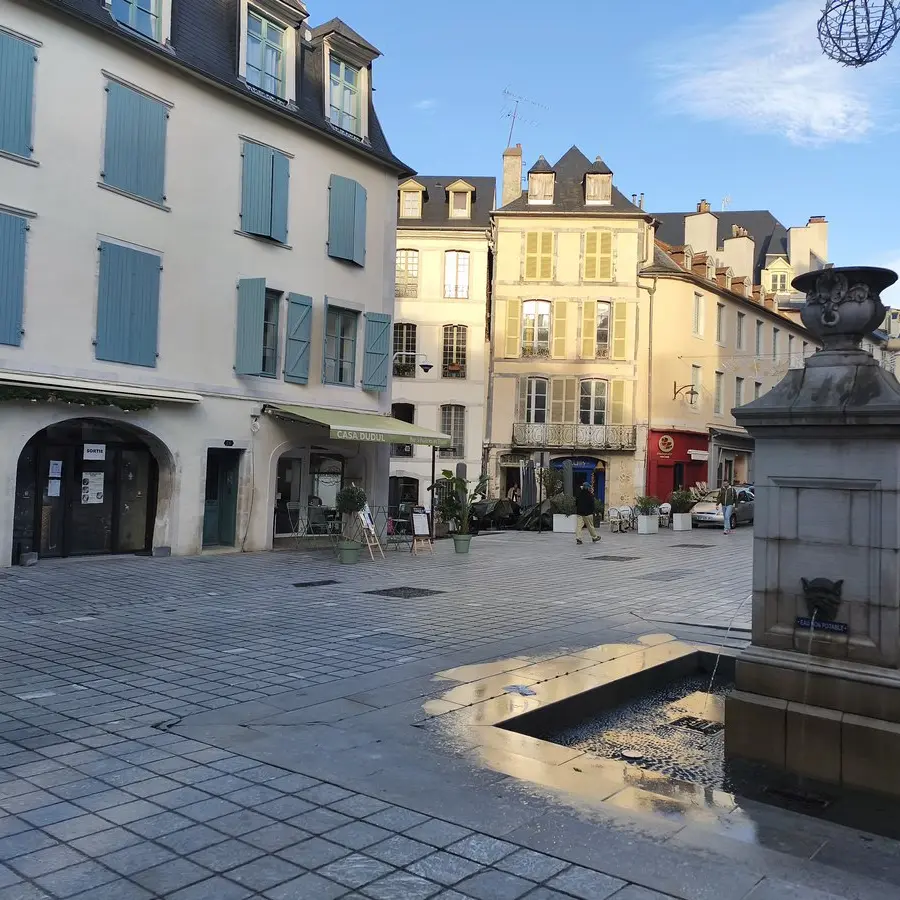 Place Reine Marguerite fontaine