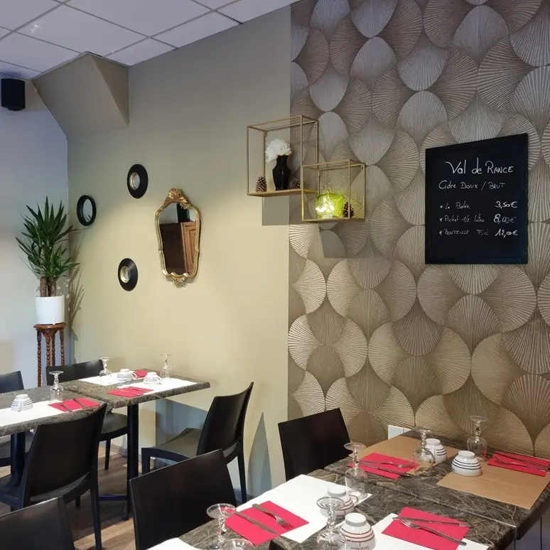 Uzerche crêperie chez jeanne ©LL OT Terres de Corrèze (2)