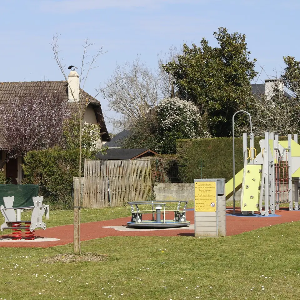 aire de jeux mazeres lezons 04