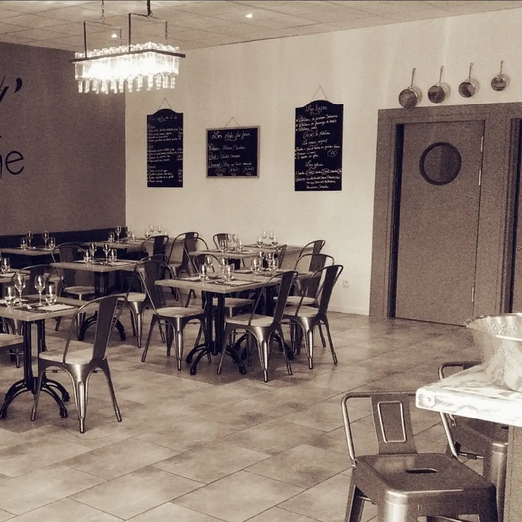 Restaurant Au Roy'home - Idron - salle noir et blanc