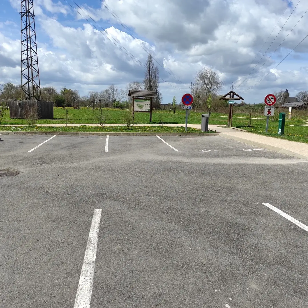 Aire de jeux pour enfants - Aussevielle - parking