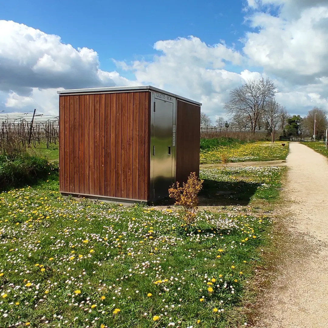 Aire de jeux pour enfants - Aussevielle - toilettes