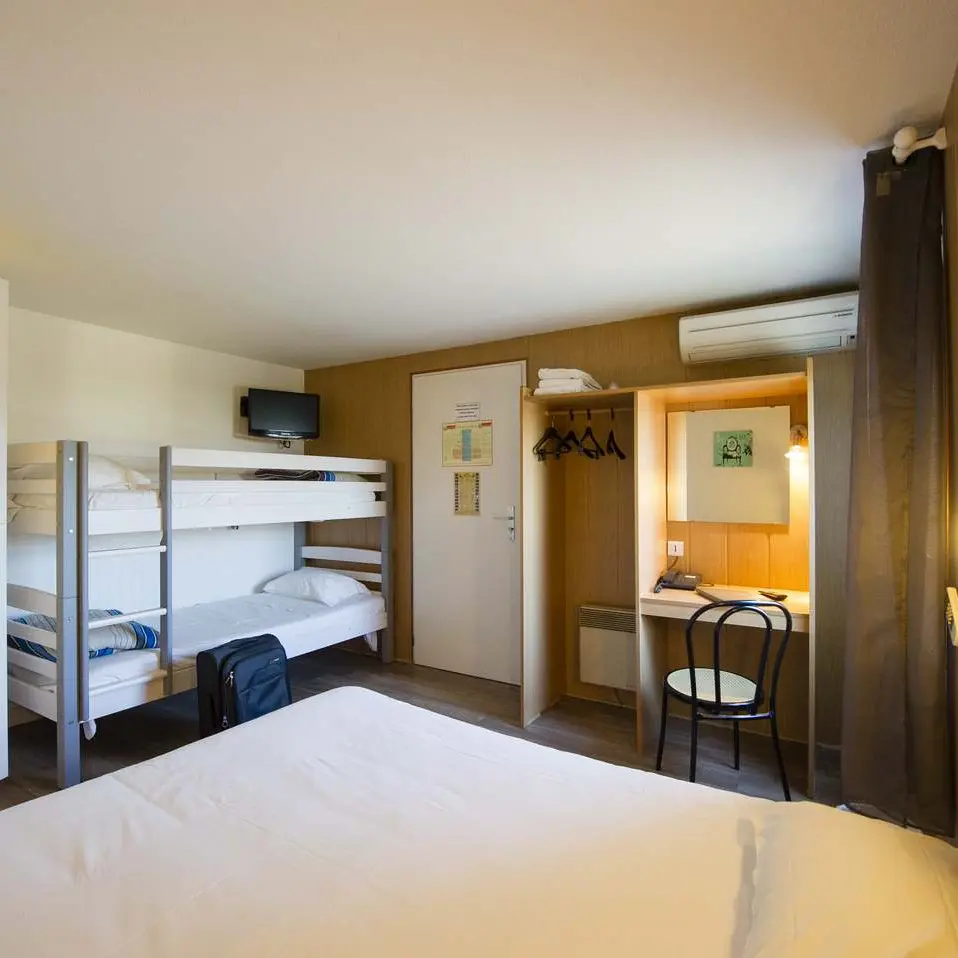 Brit hôtel - chambre 1