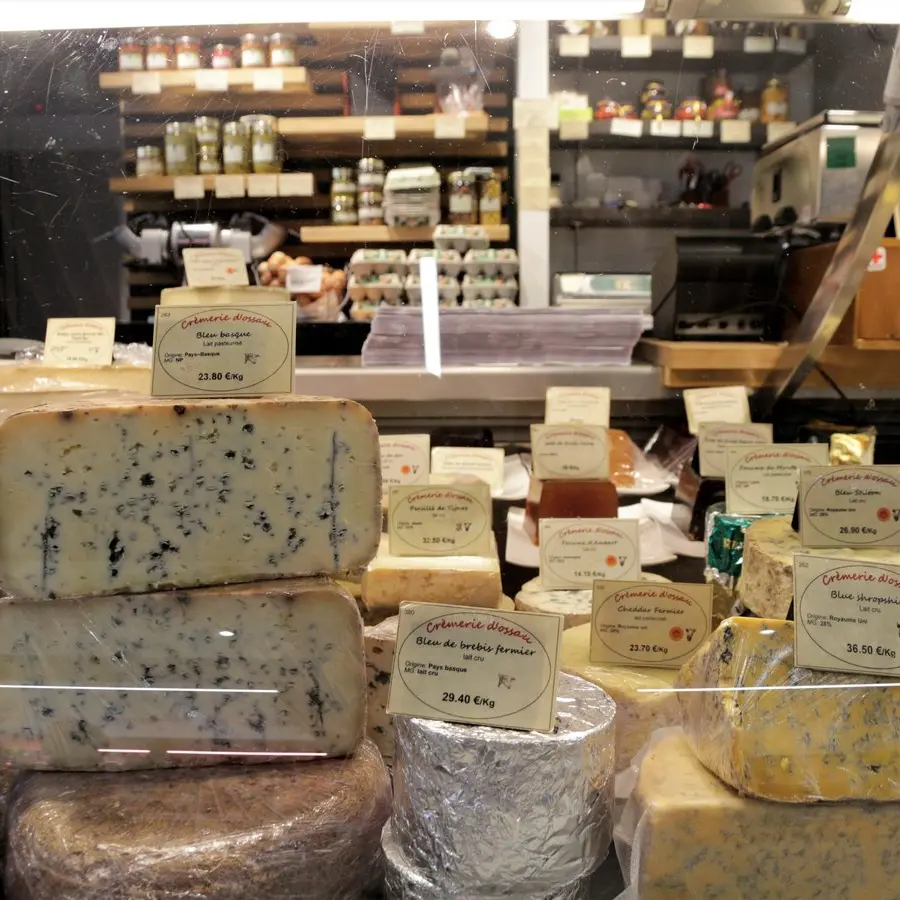 fromages dans l'étal