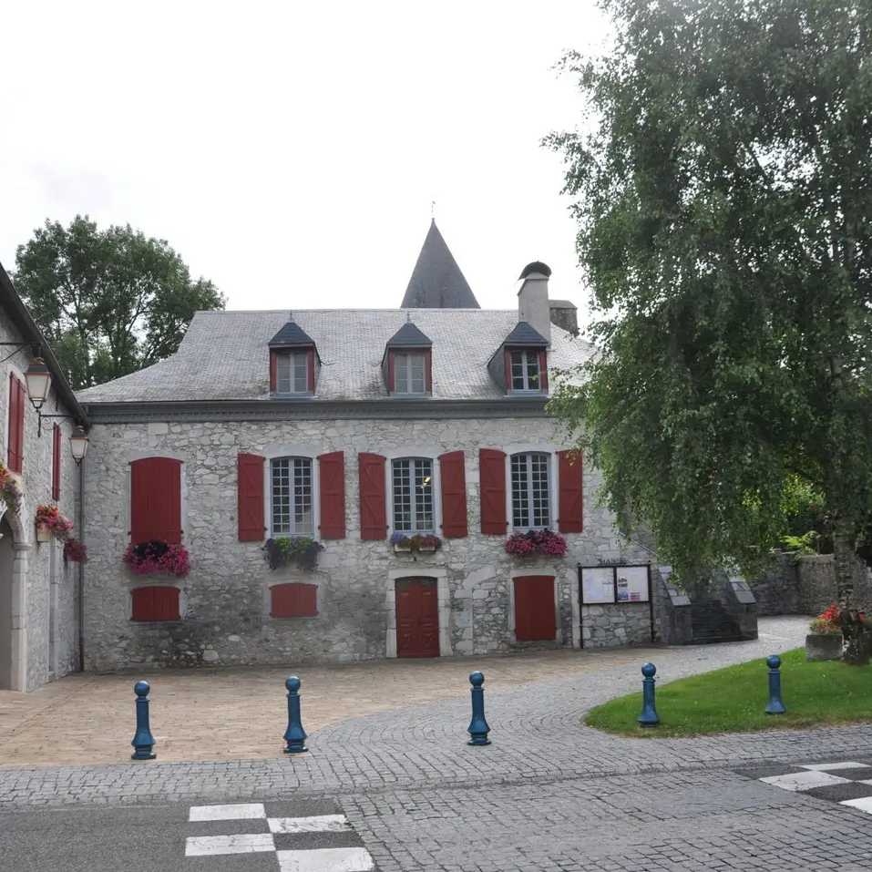 Izeste - la mairie