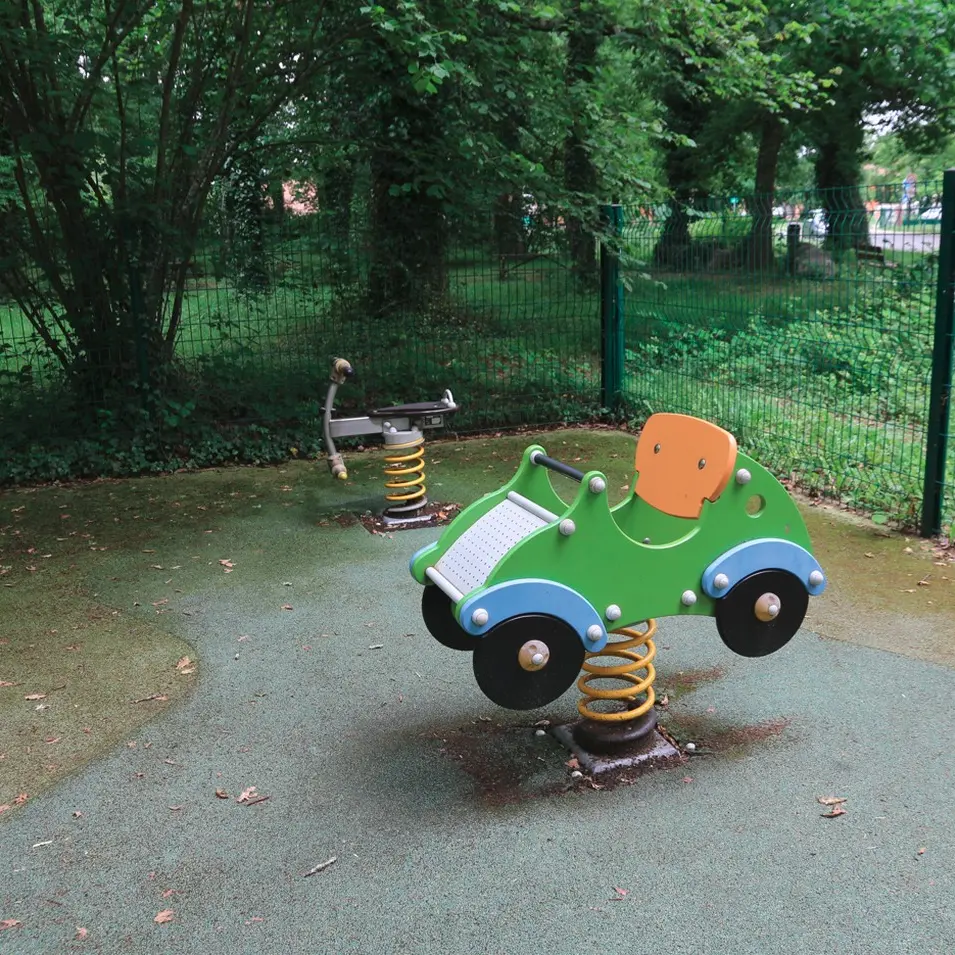 Aire de jeux - lons - pour les tout petits