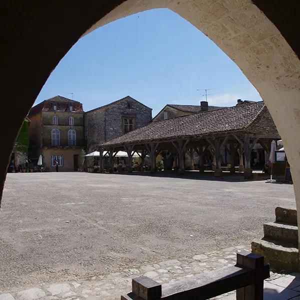 monpazier_halle