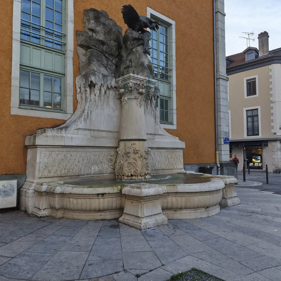 Place Saint Louis de Gonzague - Pau - fontaine