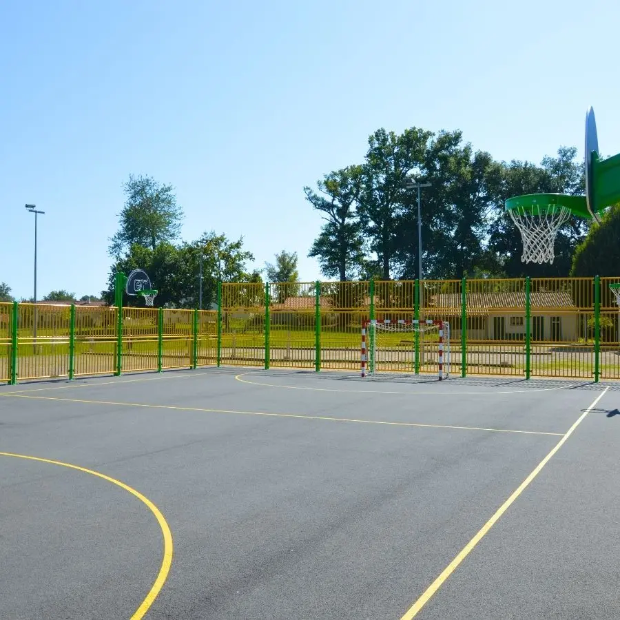 Terrain omnisports - Saint-Maurice-les-Brousses