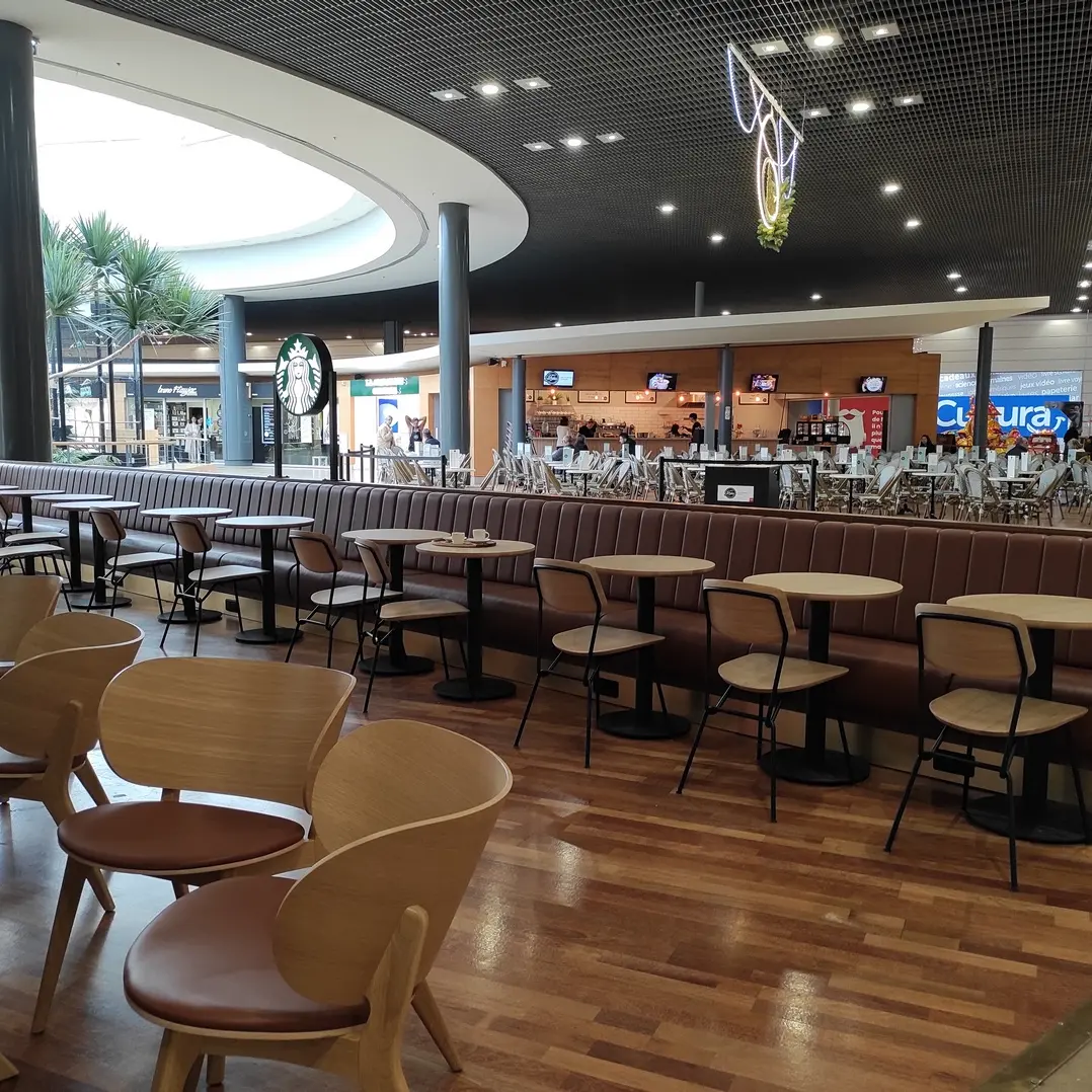 Starbuck - Lescar - les tables