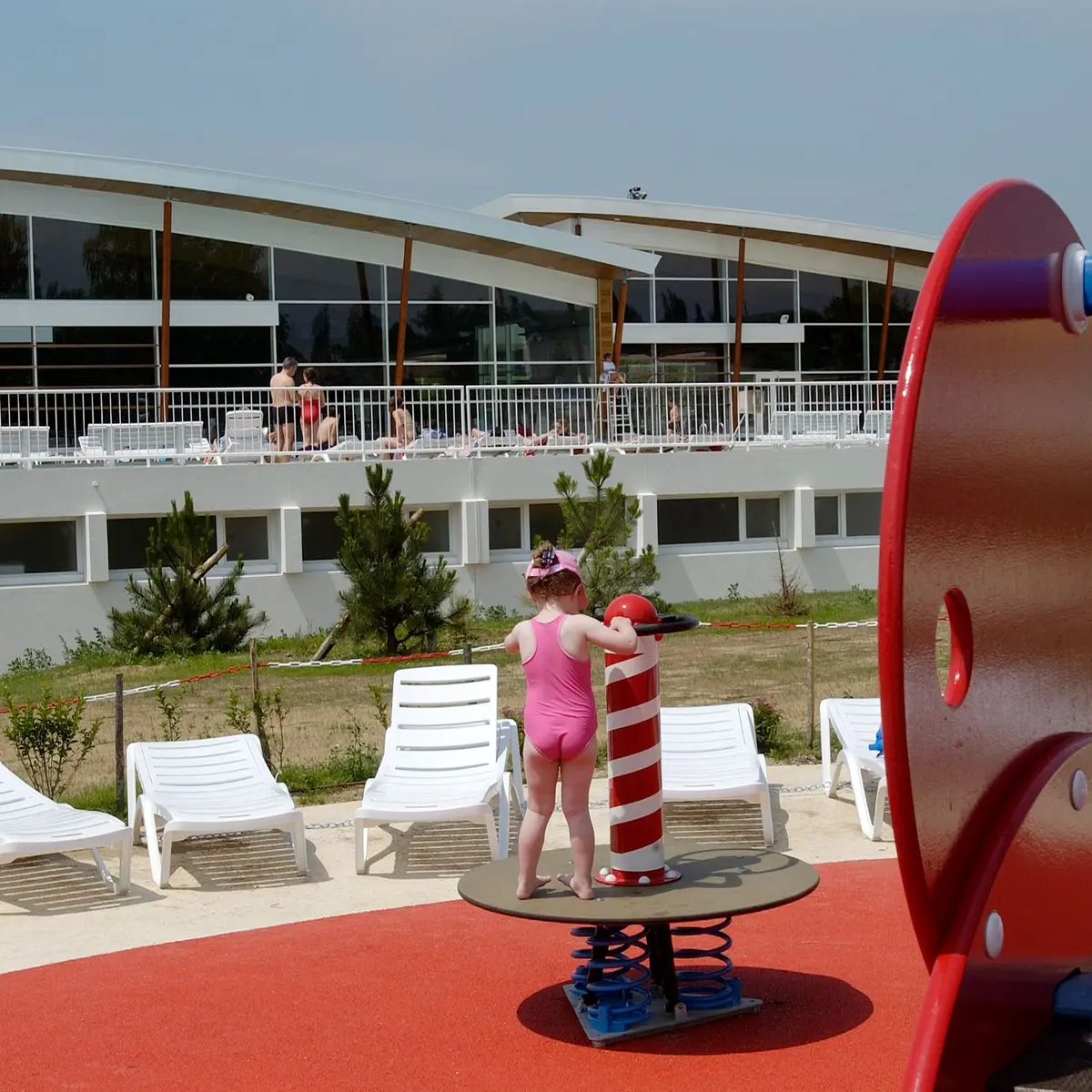 Piscine Saint-Junien, bassin, jeux, toboggan extérieur