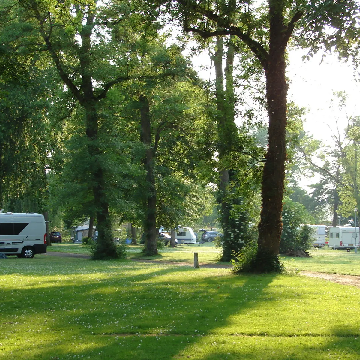 Camping Au Coeur de Vendôme -Emplacements  (2)