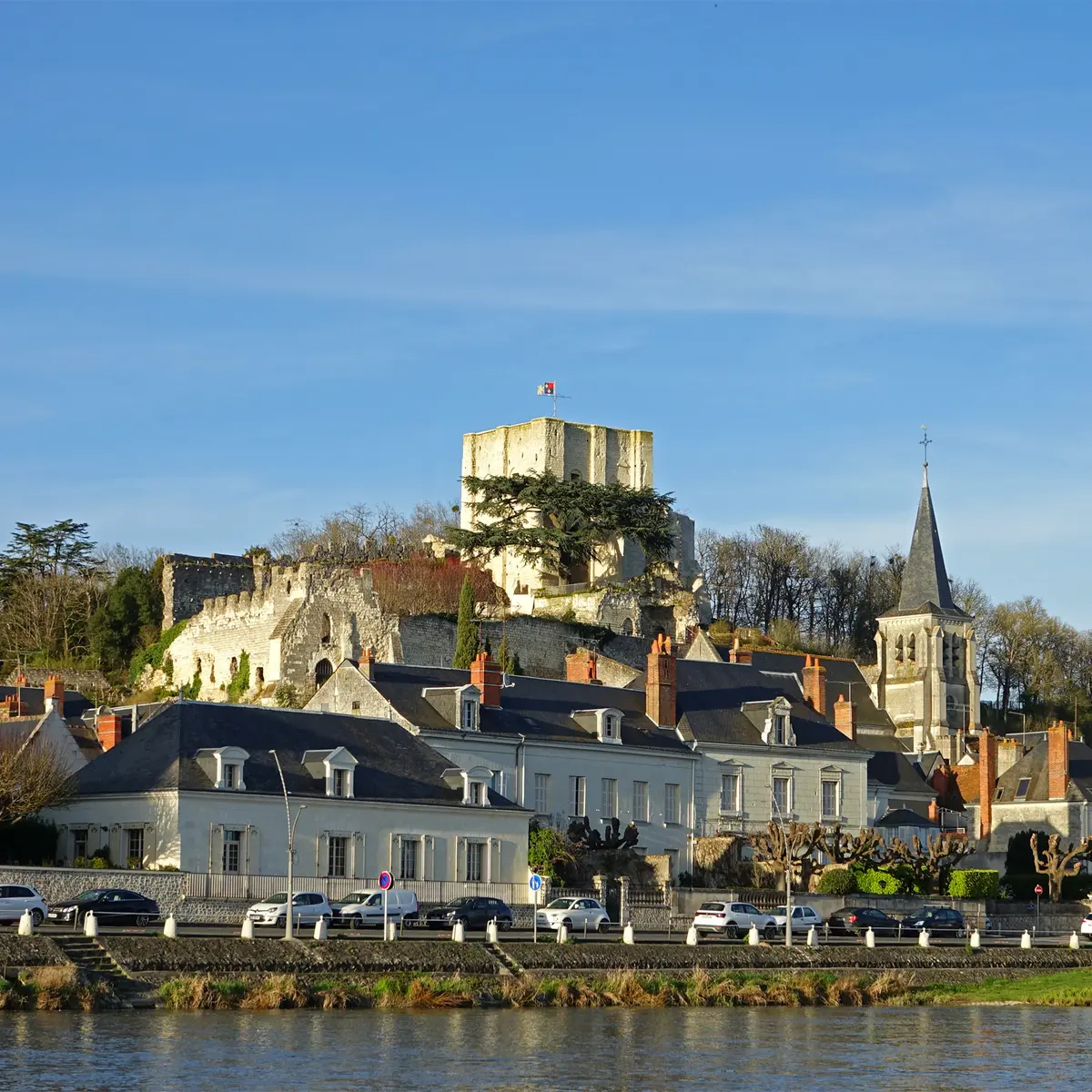 Montrichard_donjon_remparts_clocher_00805MF
