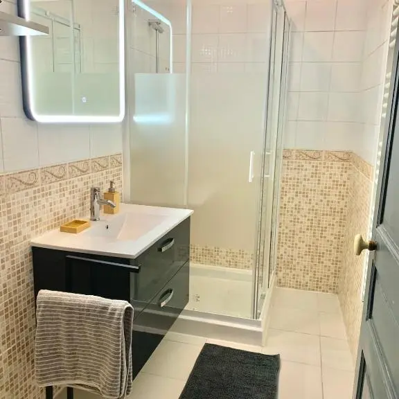 Beaumont Vélo le gîte - salle de douche