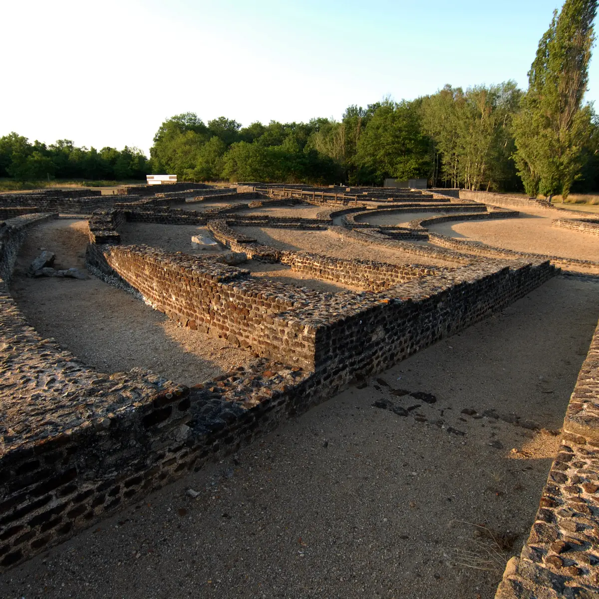 Randonnée pédestre. Le Lude