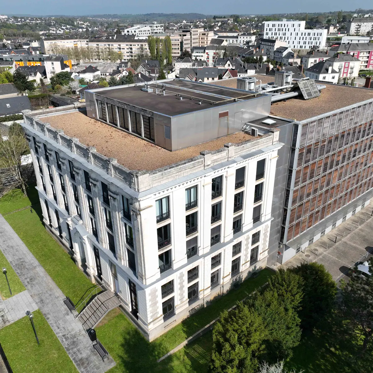 Vue aérienne du bâtiment des Archives départementales