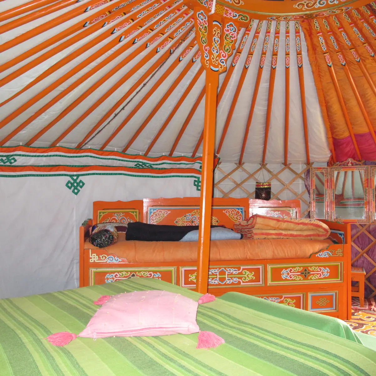 La Grande Savane - Saint-Paul-le-Gaultier - yourte intérieur