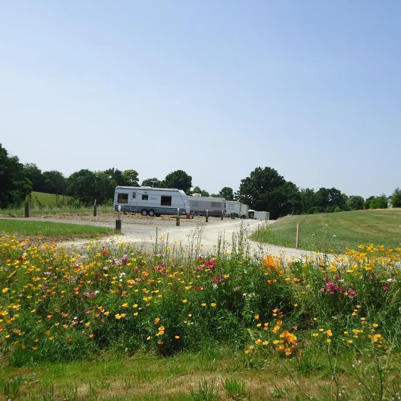 camping du Bas Maine à la Croixille : caravane