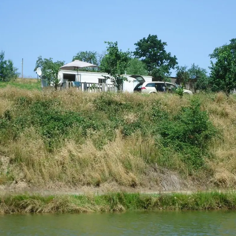 camping du Bas Maine à la Croixille : mobilhomes