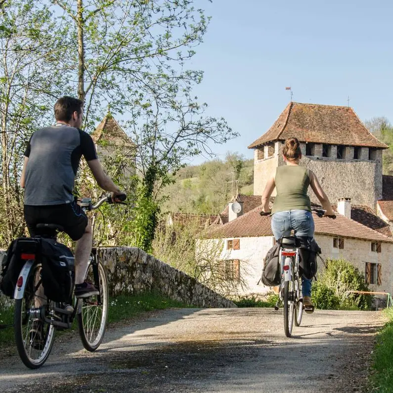 Balade en vélo électrique à Saint-Martin-de-Vers