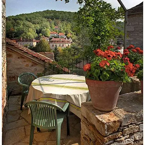 Gîte de Laparro CENEVIERES Terrasse